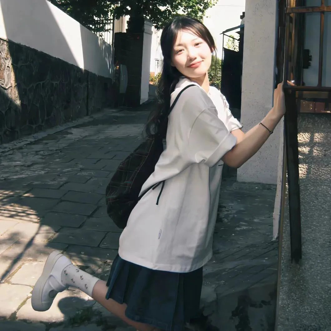 远山淡影